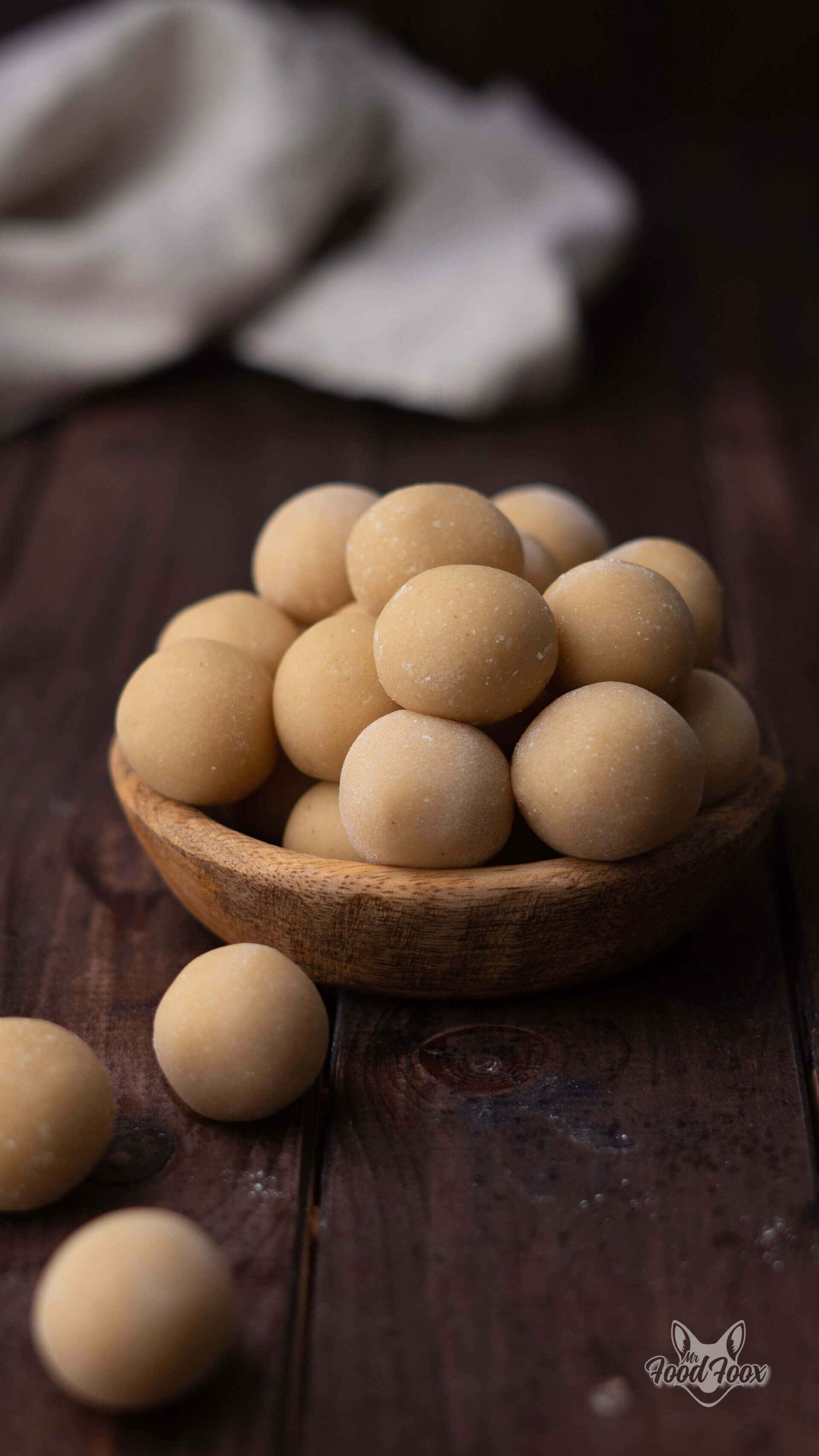 Saftige Plätzchen mit Marzipan - ohne Zucker & zum Ausstechen Saftige Plätzchen mit Marzipan - ohne Zucker & zum Ausstechen