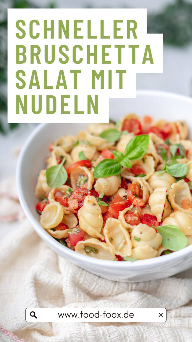 Collage für das Rezept "Bruschetta Salat mit Nudeln" zum Teilen auf Pinterest