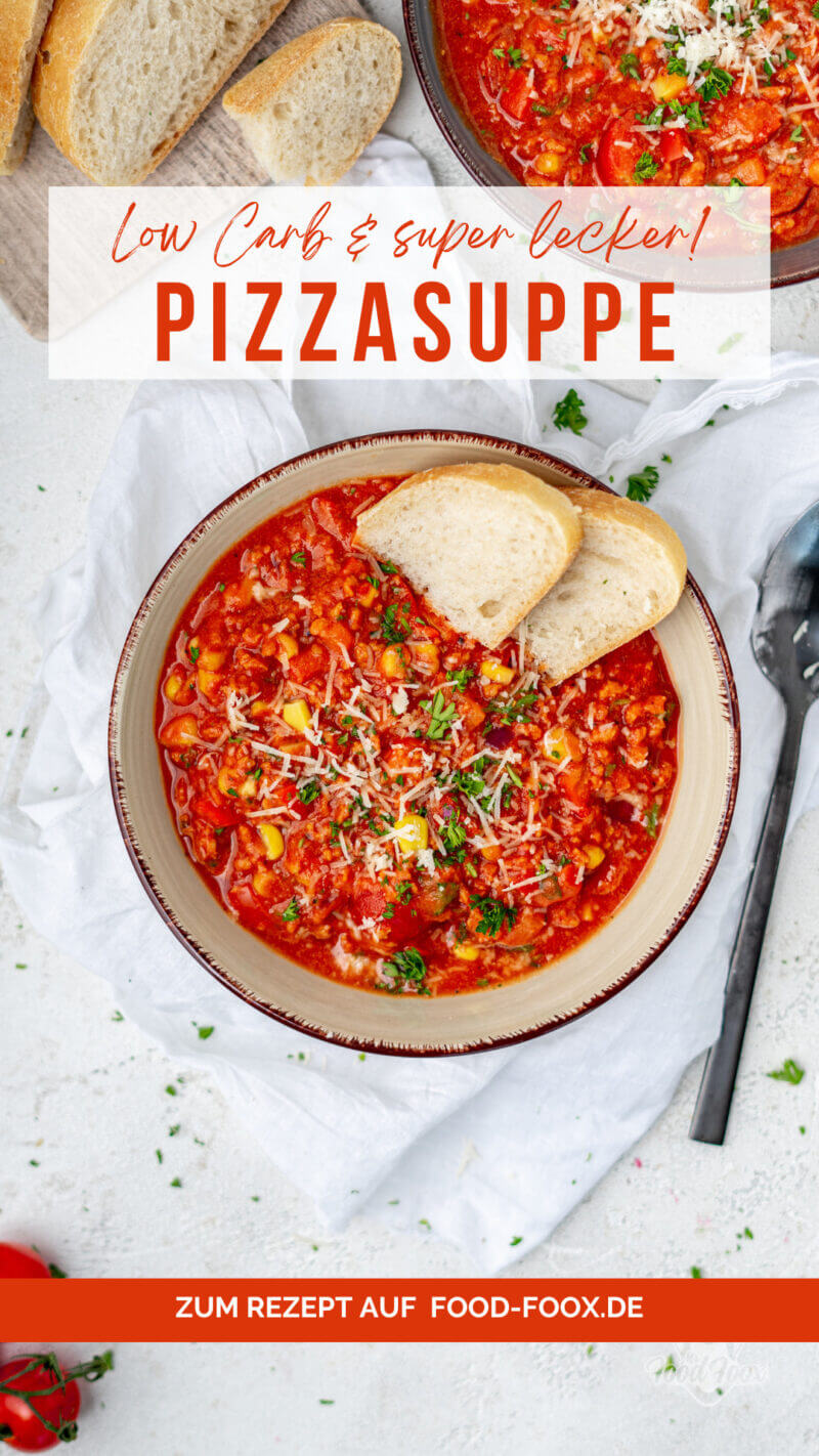 Low Carb Pizzasuppe mit Hackfleisch - schnell &amp; einfach