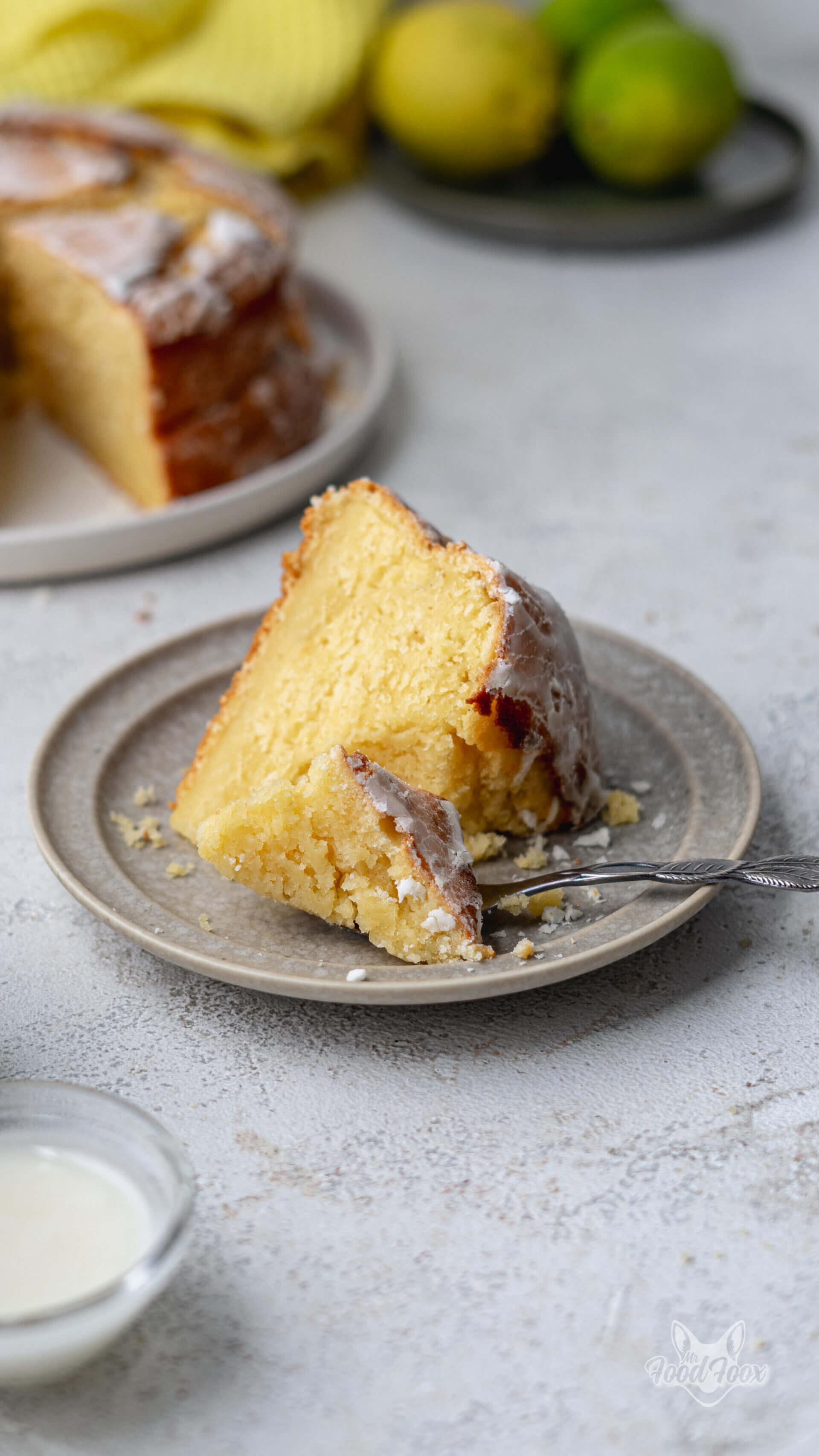 Kalorienarmer Zitronenkuchen ohne Zucker - saftig, fluffig, lecker