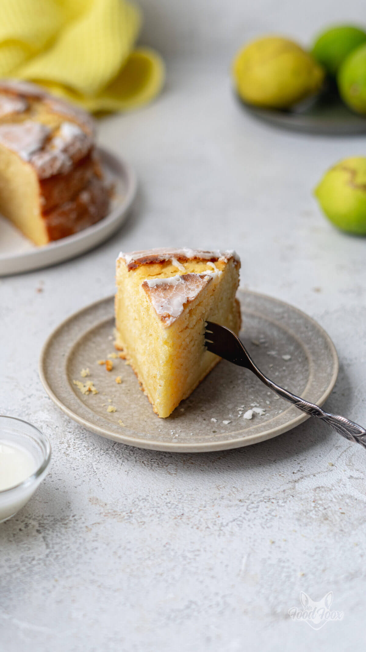 Kalorienarmer Zitronenkuchen ohne Zucker - saftig, fluffig, lecker