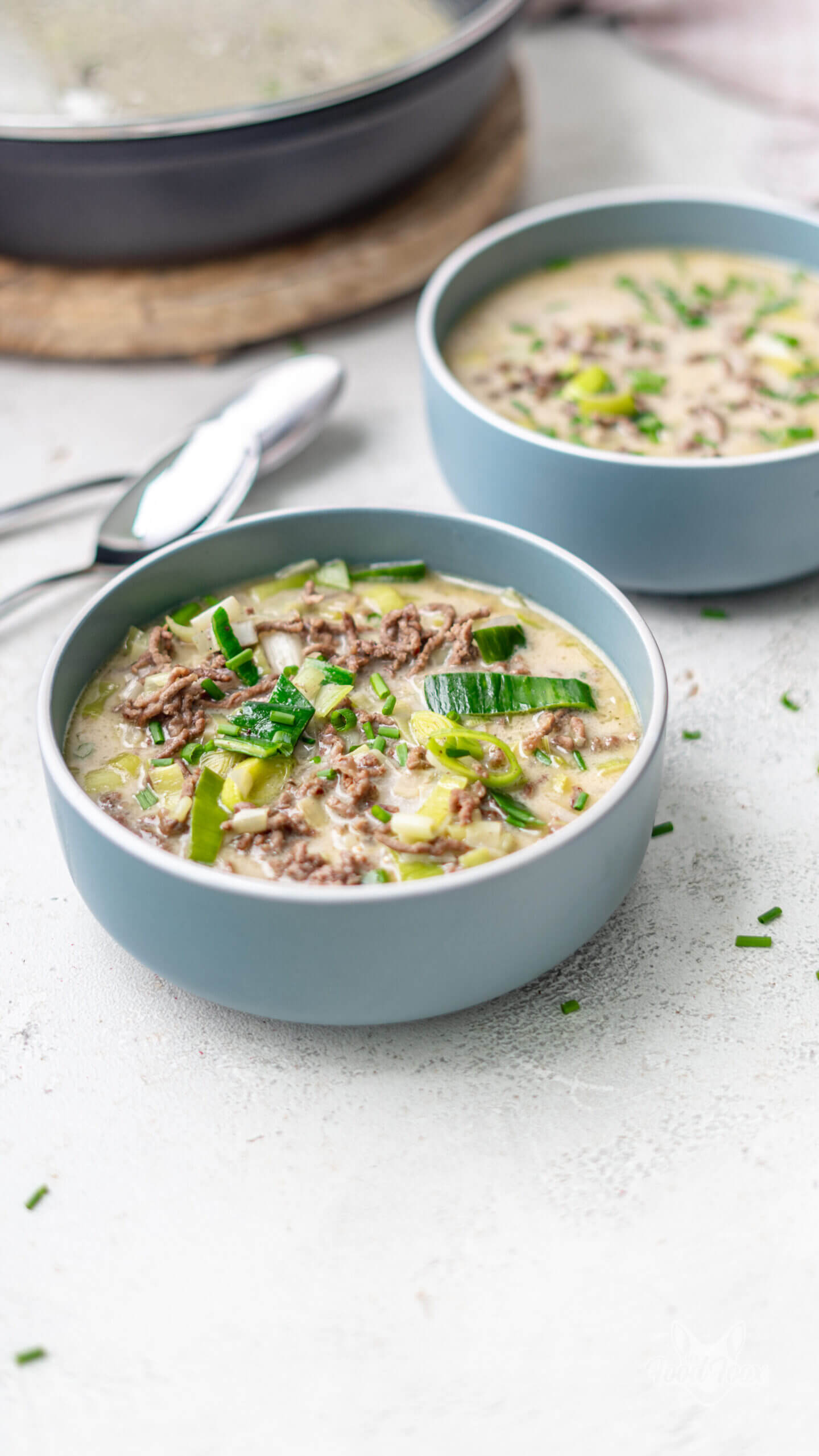 Käse-Lauch-Suppe mit Hack &amp; Schmelzkäse (kalorienarm, lowcarb)