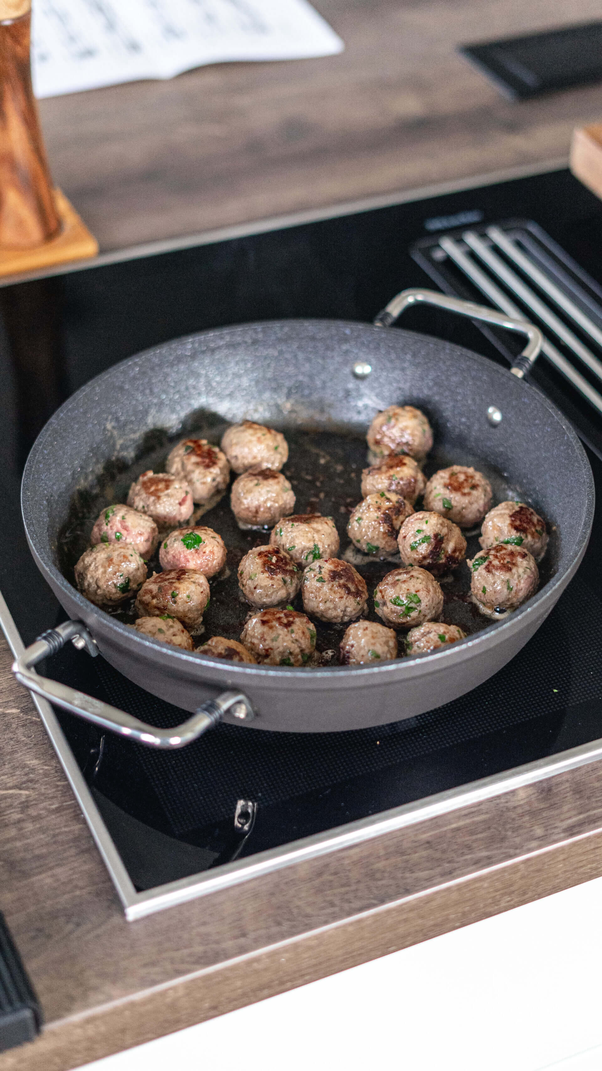 Schwedische Hackfleischbällchen (Köttbullar) einfach selber machen