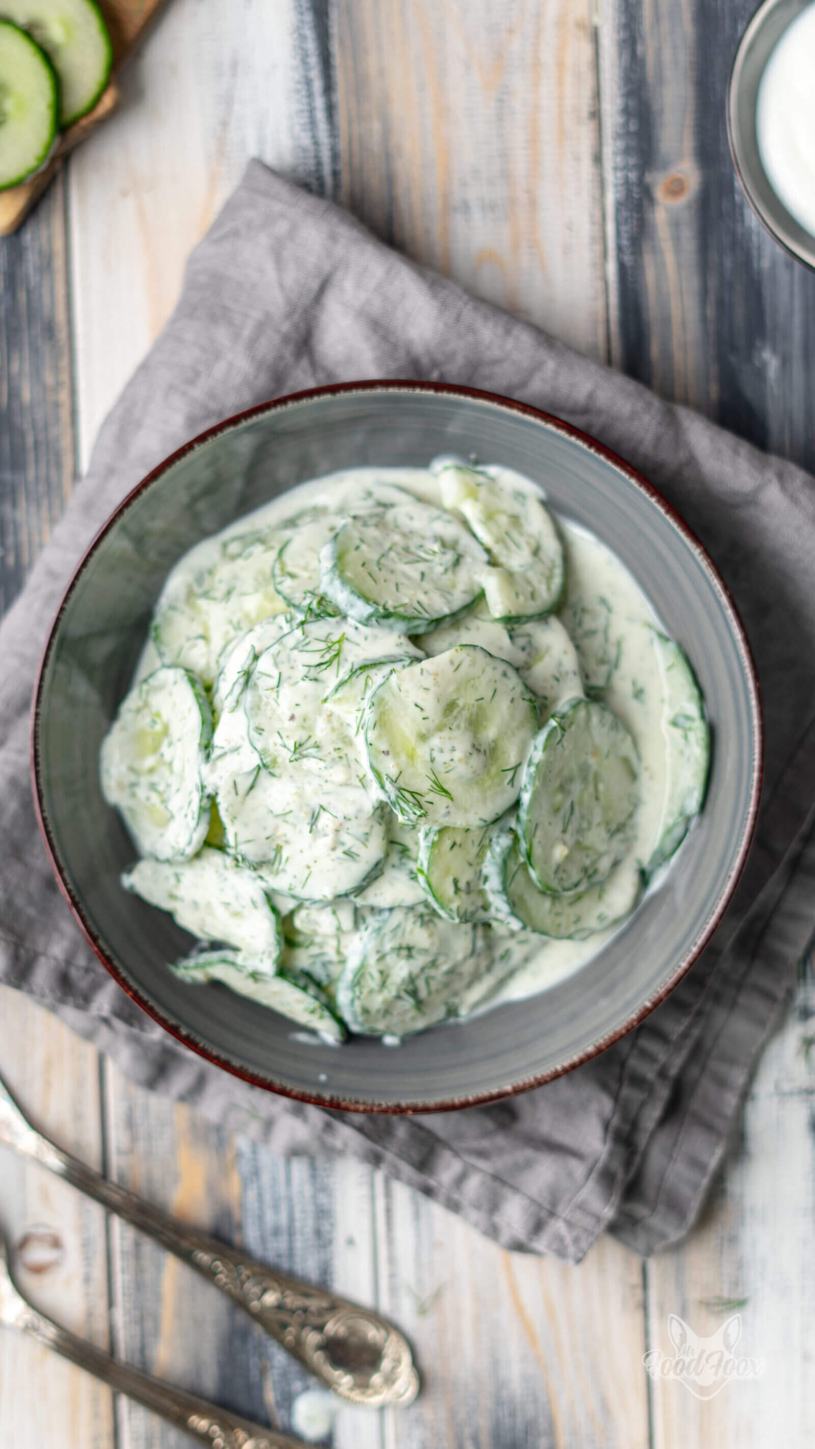 Gurkensalat mit Joghurt, Dill & Zitrone (kalorienarm, ohne Zucker) Gurkensalat mit Joghurt, Dill & Zitrone (kalorienarm, ohne Zucker)