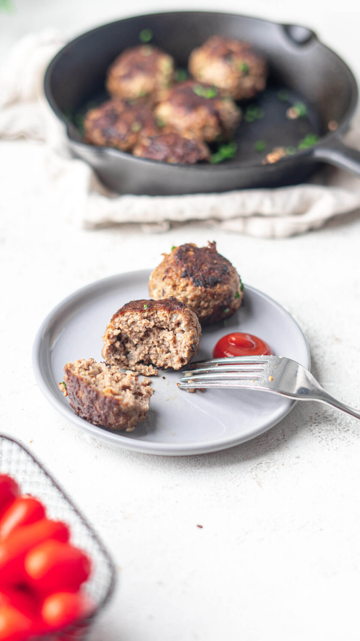 Rezept: Saftige Frikadellen mit Ei und Brötchen selber machen